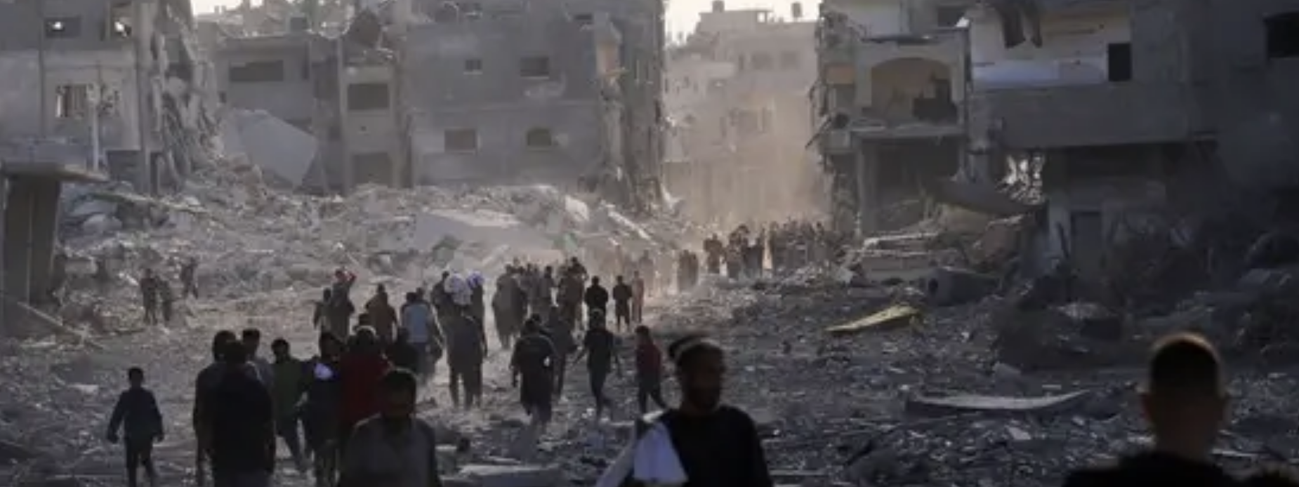 إسرائيل تقصف خان يونس.. وتفرض حزاماً نارياً على شرق غزة