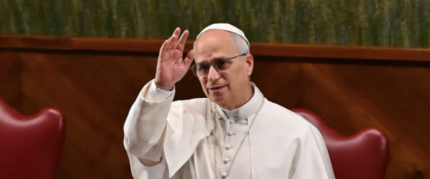 بابا الفاتيكان يصل تركيا في أول زيارة خارجية