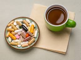 القهوة قد تُضعف فعالية أدوية وتزيد مخاطرها