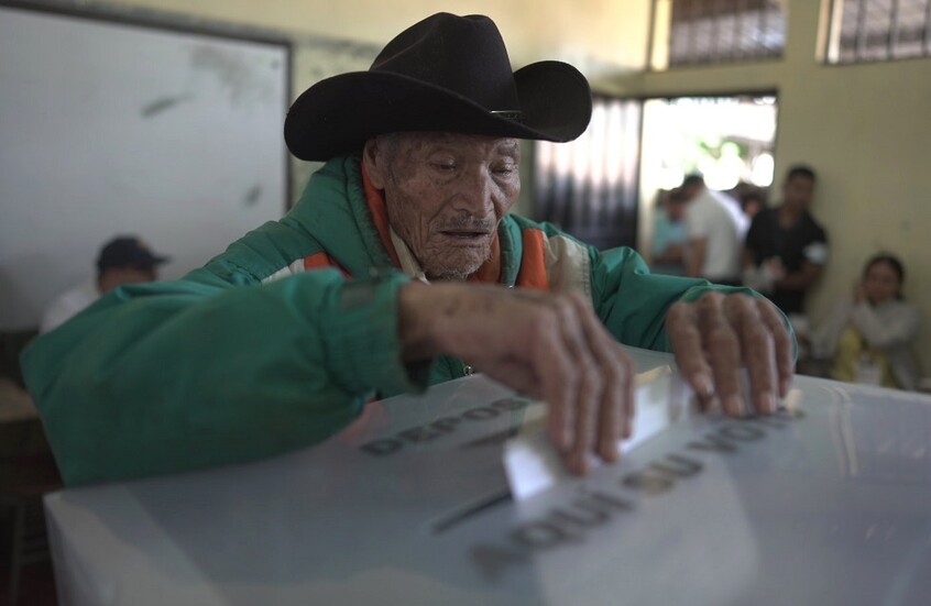 هندوراس تتهم ترامب بالتدخل في انتخاباتها الرئاسية