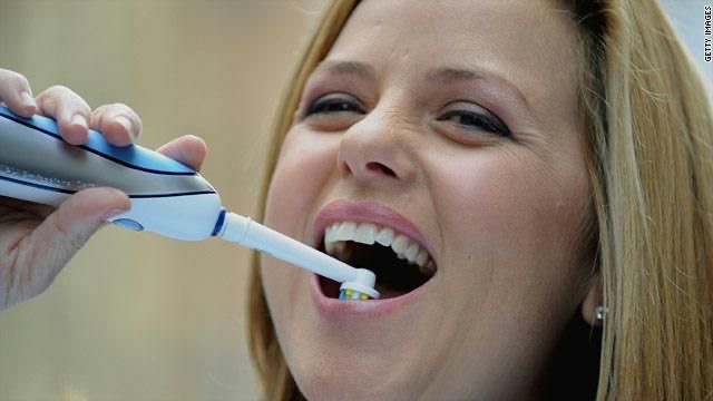 فرشاة الأسنان.. من الحماية إلى الخطر