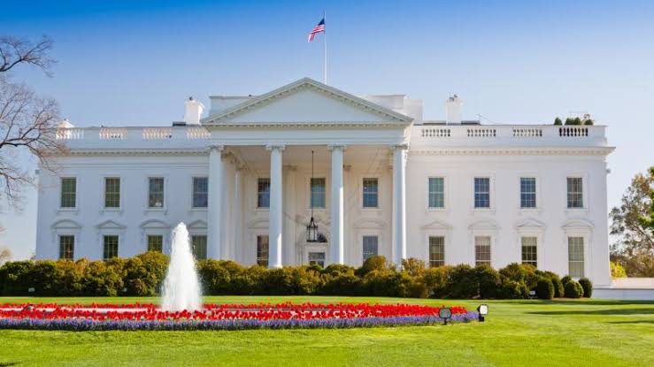 قاعة رقص البيت الأبيض تثير الجدل