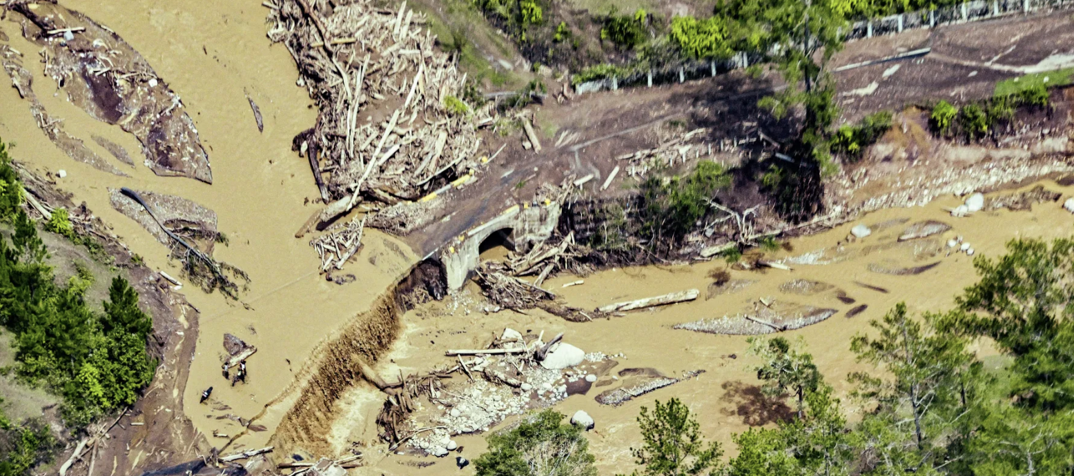 ارتفاع حصيلة قتلى الفيضانات في إندونيسيا إلى 883