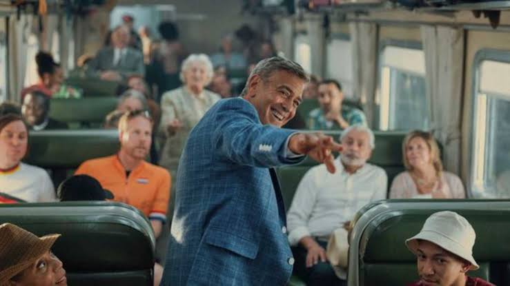 كلوني… نجم هوليوود يترك الطائرات ويركب القطار!