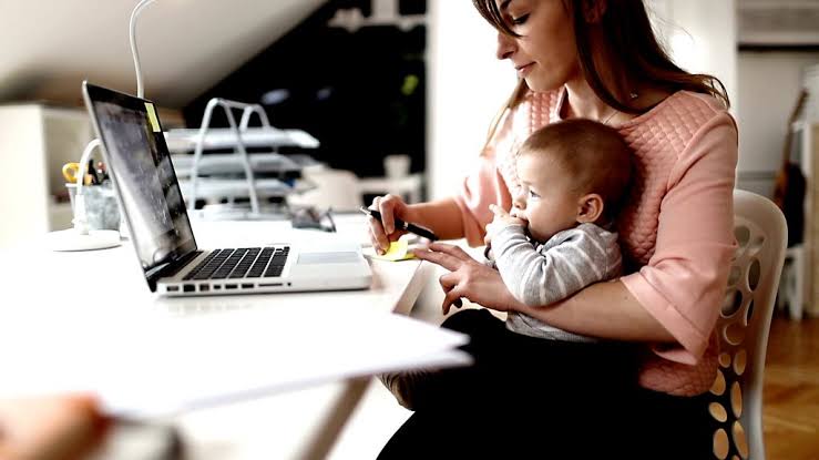 العمل من المنزل: دواء للنساء.. بلا مفعول للرجال