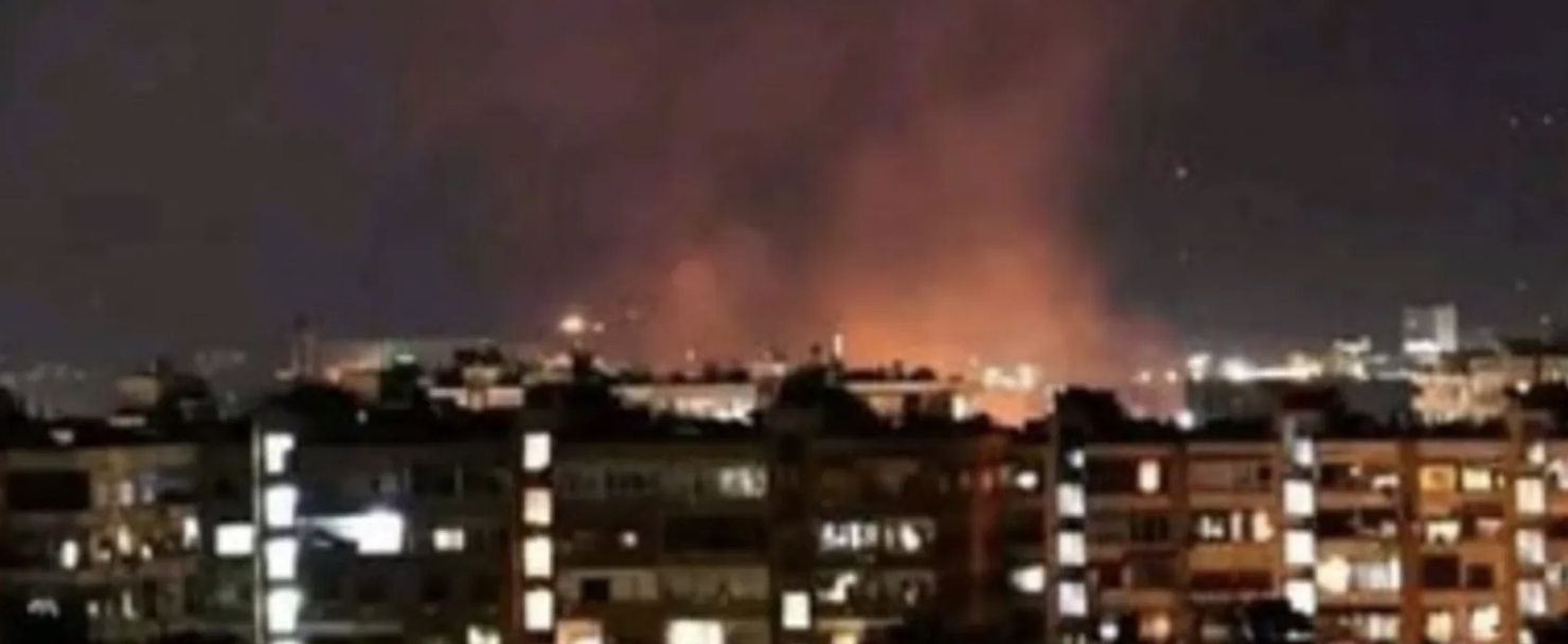 قذائف مجهولة المصدر تسقط في محيط مطار المزة بدمشق