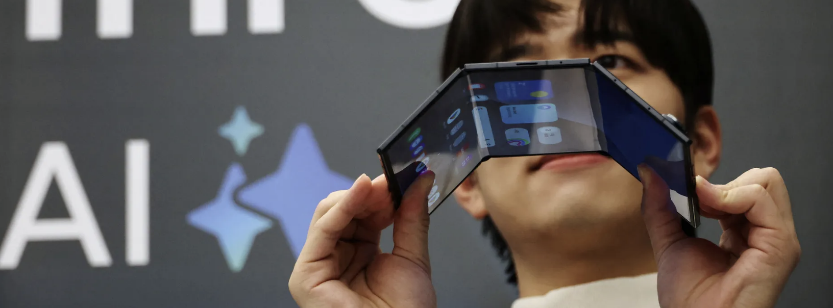 سامسونغ" تطلق هاتف "غالاكسي زد تراي فولد" في كوريا الجنوبية