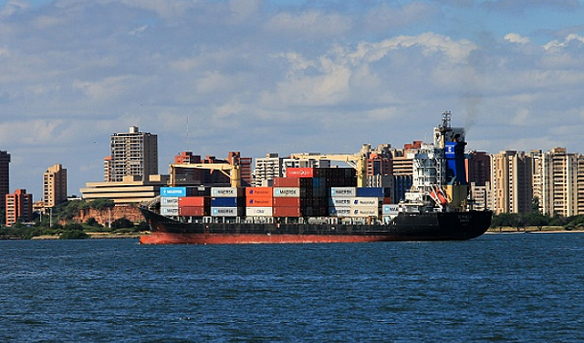 تصعيد بالكاريبي: ترامب يفرض حصارا بحريا على ناقلات النفط الفنزويلية