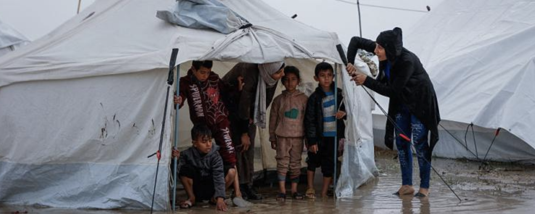 البرد القارس يودي بحياة رضيع في خان يونس جنوب قطاع غزة