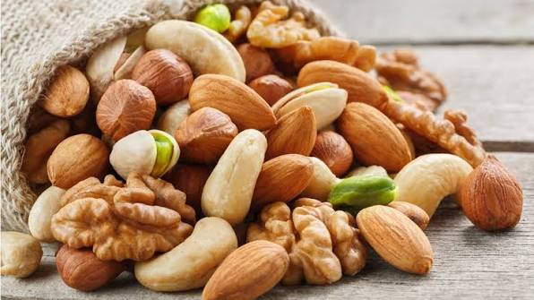 الفستق والجوز&hellip; منافسة صحية