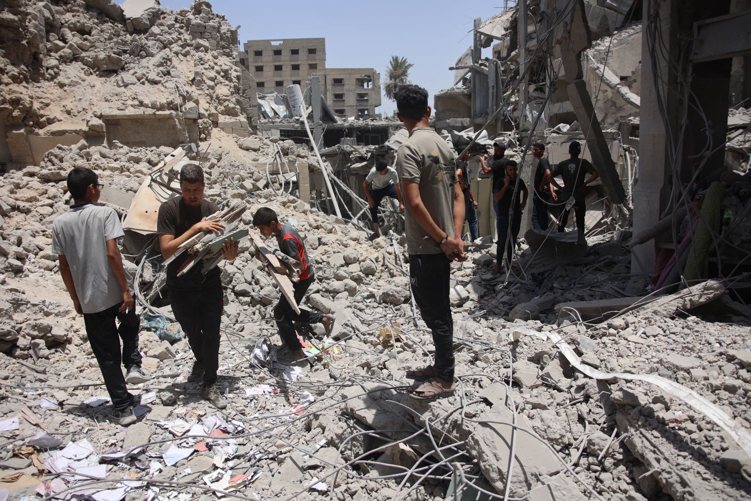 الاحتلال يواصل خرق اتفاق وقف إطلاق النار في أنحاء متفرقة من قطاع غزة