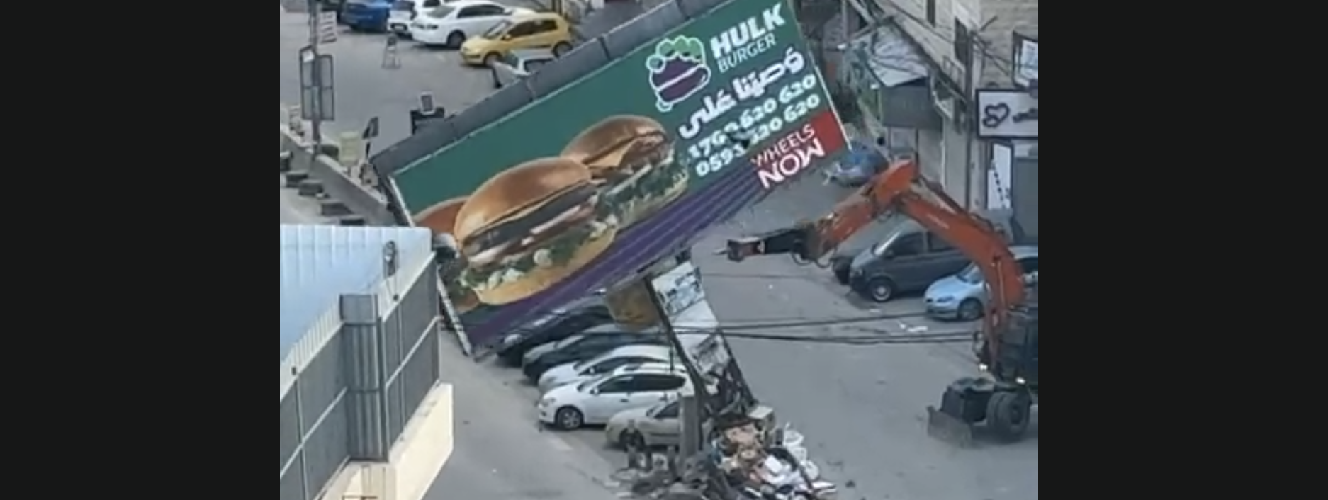 الاحتلال يواصل عدوانه على مخيم قلنديا: إصابات واعتقالات وهدم منشآت