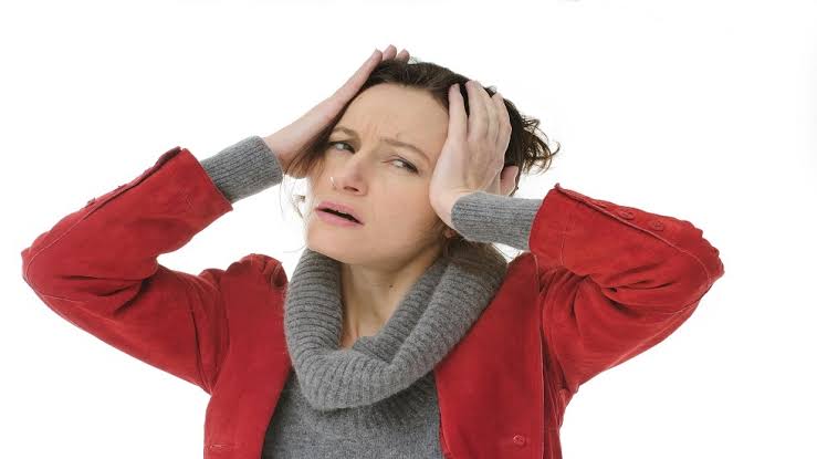 الصداع النصفي الشتوي.. لماذا يزداد مع البرد وكيف نواجهه؟