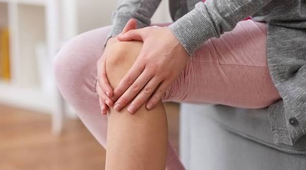 برد الشتاء يوجع المفاصل.. والحل في 5 حركات بسيطة