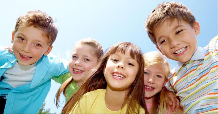 التربية الإيجابية.. طريق الأطفال نحو الانضباط والتعاطف