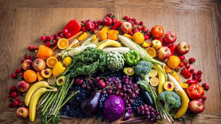 نظام &ldquo;قوس القزح&rdquo; الغذائي.. صحة بألوان الطبيعة