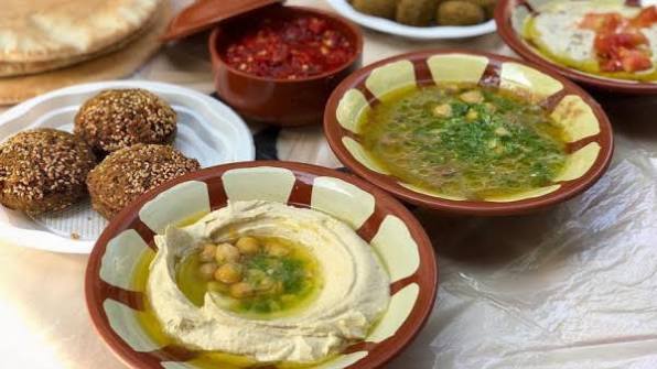 الفول والفلافل..طعم أصيل وسعرات مختلفة