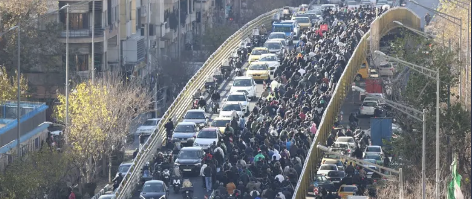 خامنئي في رد واضح على تصريحات ترامب: لن نذعن للعدو