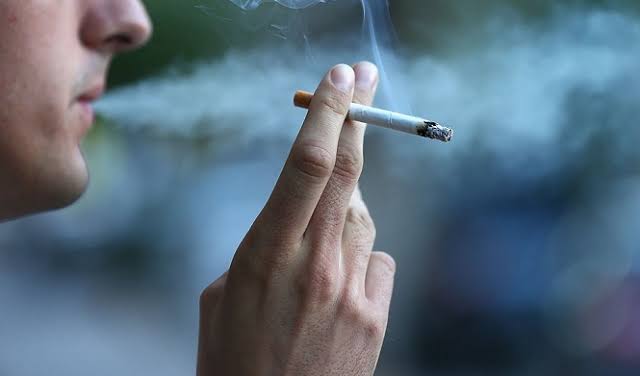 التدخين الاجتماعي ليس آمنًا