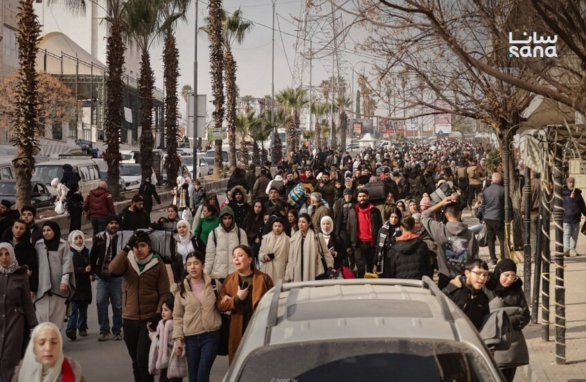 سوريا.. نزوح كبير للأهالي من أحياء في حلب والمحافظ يحذّر من الاقتراب من مواقع "قسد"