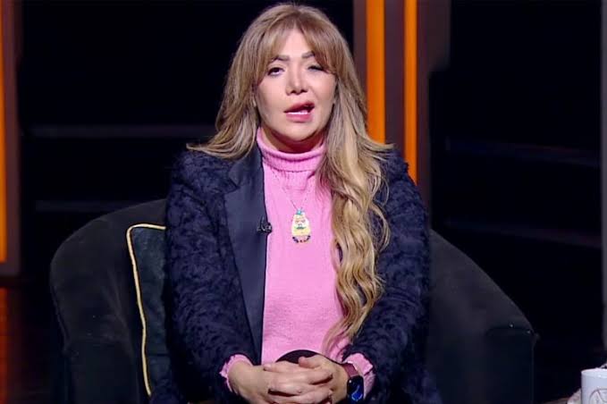 لقاء سويدان تكشف إصابتها بالعصب السابع