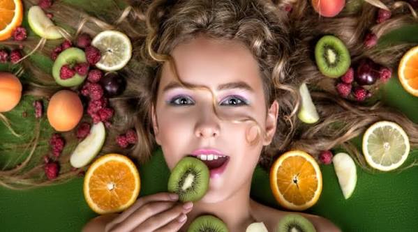 العناية بالبشرة تبدأ من الغذاء المتوازن