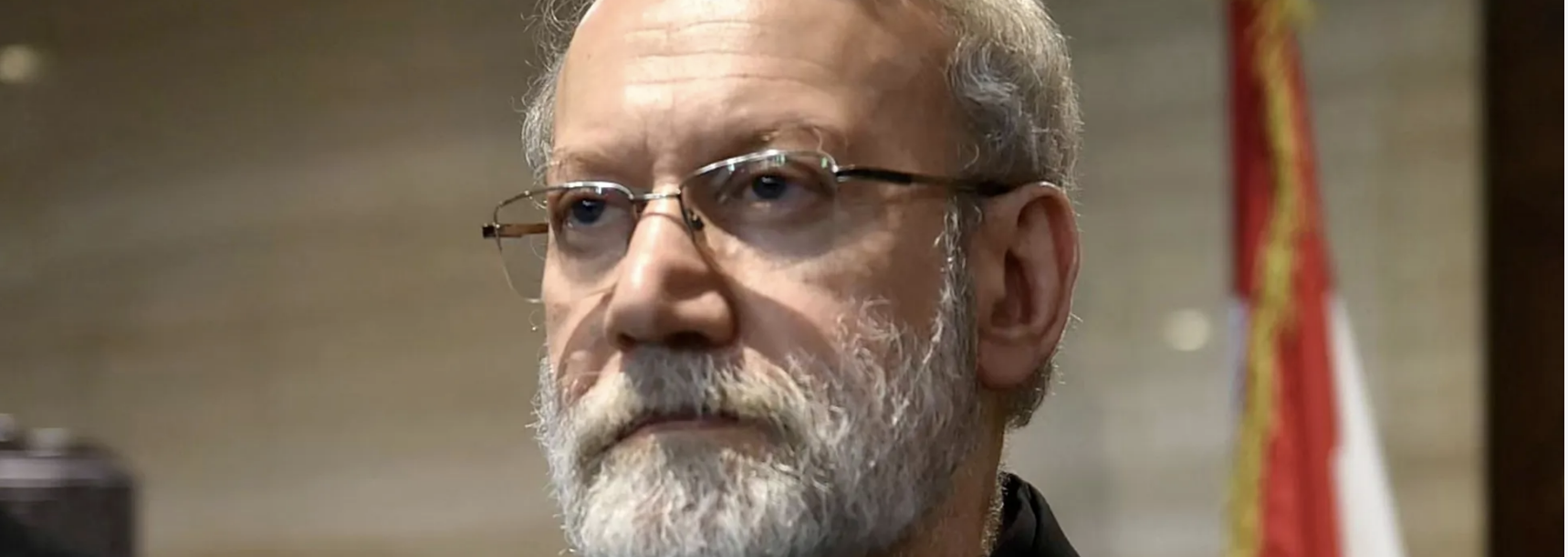 لاريجاني: إيران في قلب حرب.. ويلوح بالخطر الداخلي