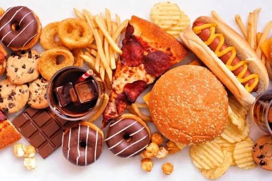 الأغذية المصنعة.. راحة يومية ومخاطر بعيدة المدى