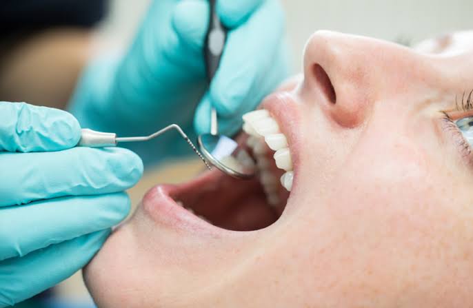 صحة الأسنان مؤشر على طول العمر