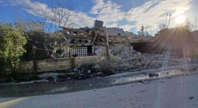 الاحتلال يفجر منزلين في كفركلا جنوب لبنان