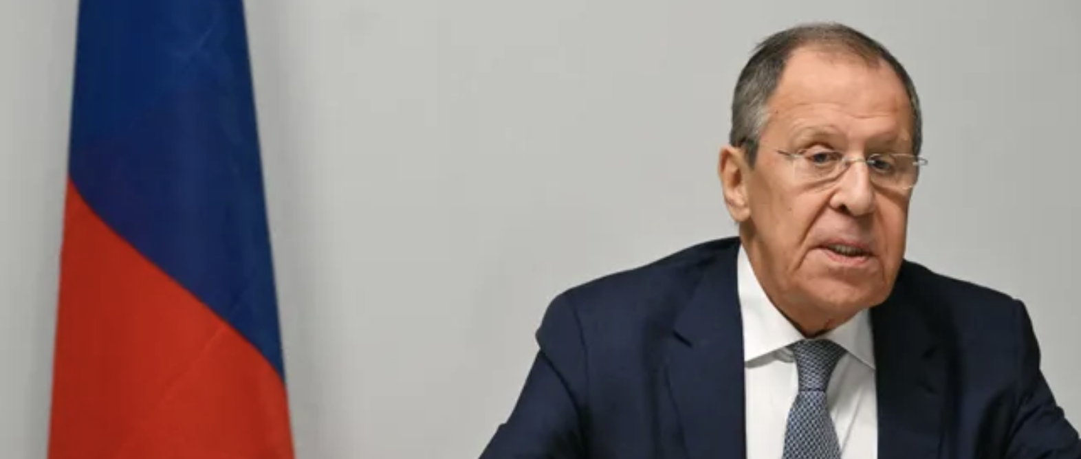 لافروف يتهم الناتو.. "يستعد جدياً للحرب مع روسيا"