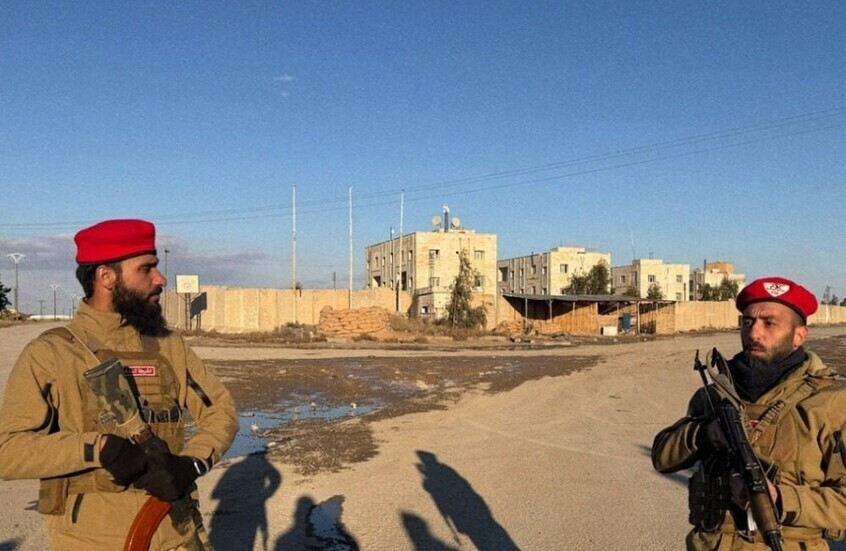 الجيش السوري يواصل تقدمه ويسيطر على منفذ اليعربية الحدودي مع العراق