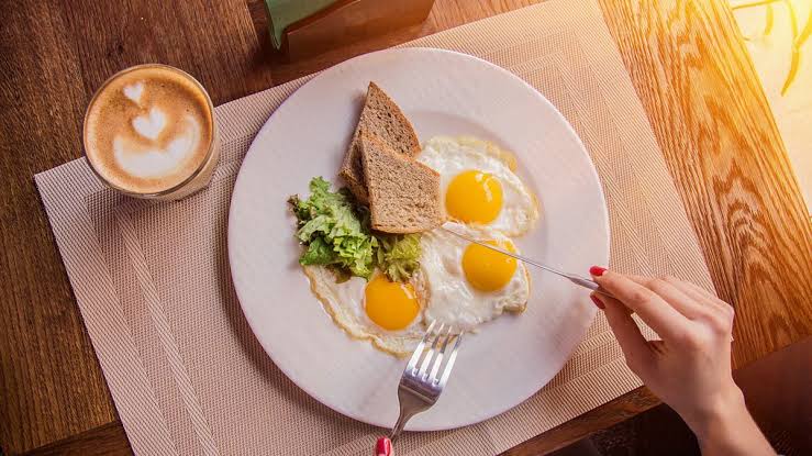 البيض يعزز فقدان الوزن