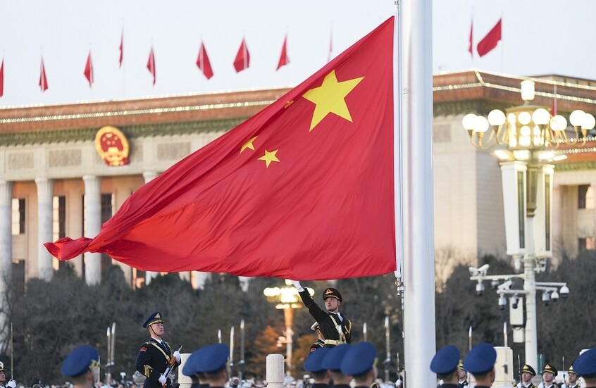 الصين تعتزم تعزيز التعاون مع كندا ردا على تهديدات ترامب