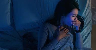 خطوات بسيطة لتجنب حرقة المعدة ليلًا