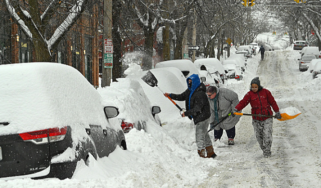 21 قتيلا بأميركا جراء عاصفة ثلجية