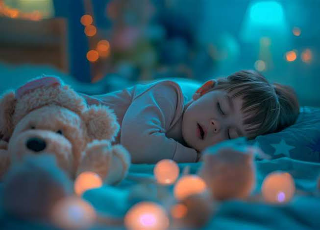 الكلام أثناء النوم عند الأطفال ظاهرة شائعة وغير خطيرة