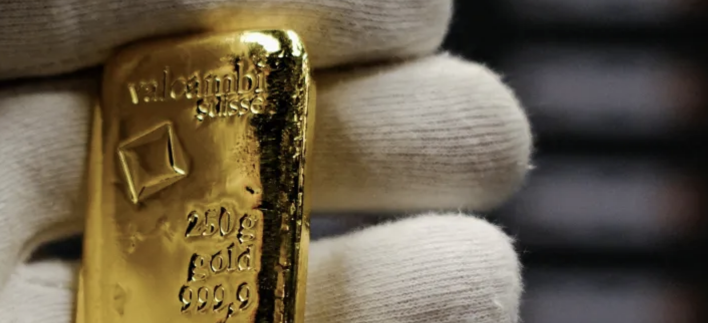 الذهب يتراجع والفضة تهوي وسط موجة بيع واسعة