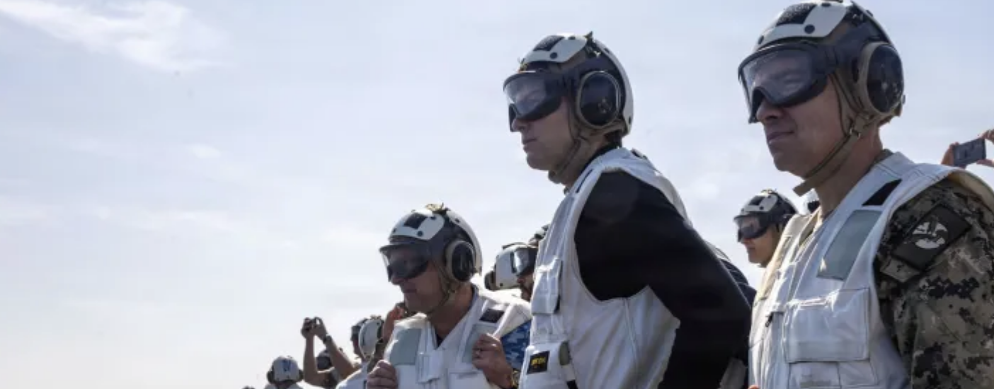 ويتكوف وكوشنير يزوران حاملة الطائرات لينكولن قبيل جولة تفاوض جديدة مع إيران