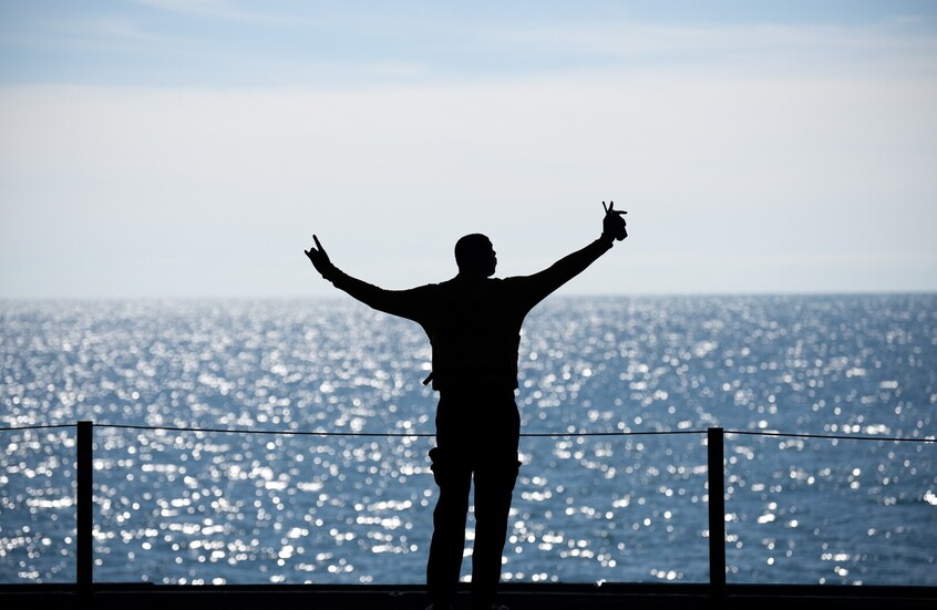 أدميرال بحري يحدث الطريقة الأمريكية لمواجهة فنزويلا وإيران