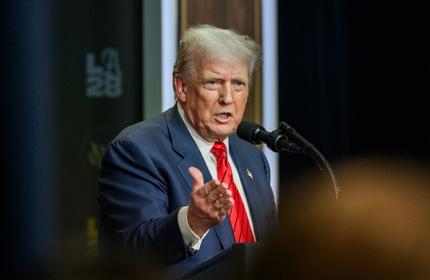 ترامب يلوح بـ"أسطول ضخم" قرب إيران: عدم إبرام اتفاق سيكون حماقة من الإيرانيين