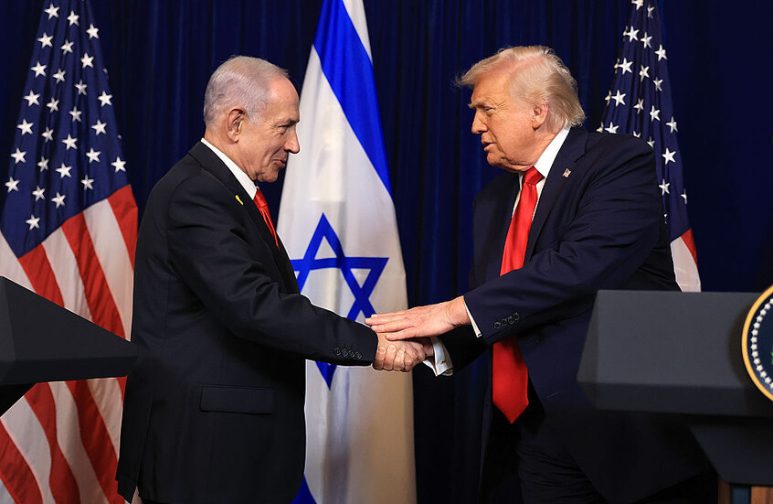 دعوة رسمية لترامب لتسلم جائزة إسرائيل وتمثال خاص تكريما لدوره