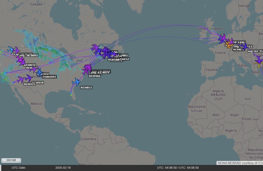 تقرير: نشر ست طائرات أمريكية في أوروبا تمهيدا للتحرك نحو الشرق الأوسط