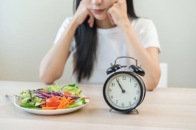 الصيام المتقطع.. نتائج محدودة تشبه الحميات التقليدية