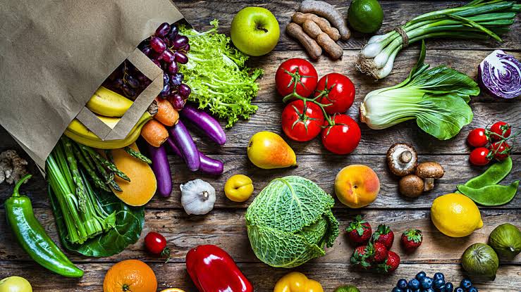 ألوان الفواكه والخضار.. درع طبيعي ضد السرطان