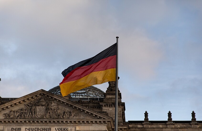 ألمانيا تسحب حق الإقامة من أكثر من 8 آلاف أجنبي في 2025