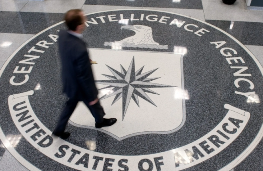 .. (CIA)تدعو الإيرانيين بالفارسية للتواصل معها