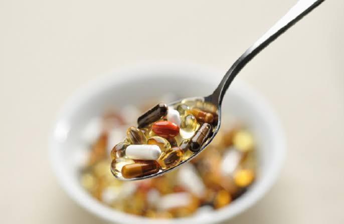 هل بعض مكملات الدماغ تسرّع الشيخوخة بدلًا من حمايتها؟