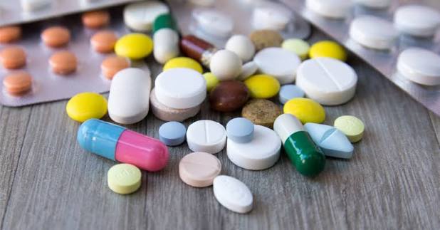 هل تؤثر مسكنات الألم ومكملات الحديد على الكبد لدى مرضى فقر الدم؟