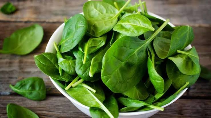 ما هي الأغذية الغنية بالمعادن الأساسية؟